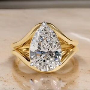 Private Label Yellow Gold Pear Solitaire Ring 2 CTs